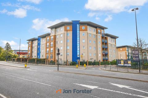 3 bedroom flat for sale, Knightsbridge Court, Gosforth, Newcastle Upon Tyne