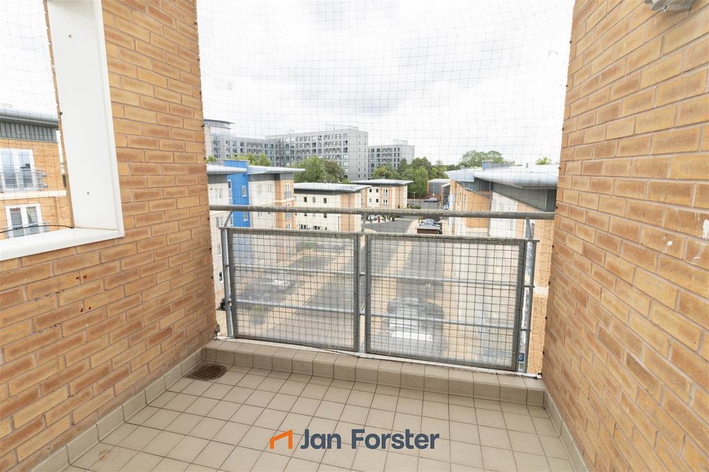 Apartment in Newcastle upon Tyne, Tyne and Wear - View 6