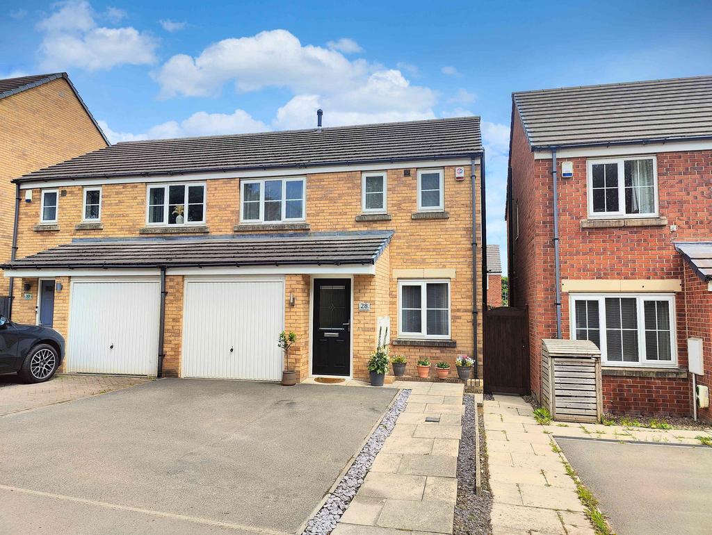 3 bedroom semi-detached house for sale