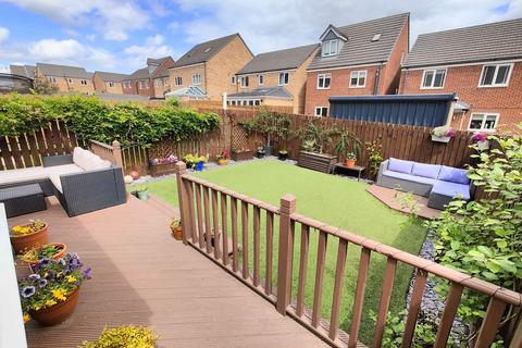 3 bedroom semi-detached house for sale, Sunderland Way, Lightcliffe HX3