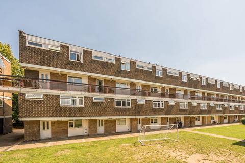 4 bedroom flat to rent, Gloucester Road, Kingston Upon Thames KT1