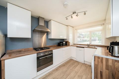 4 bedroom flat to rent, Gloucester Road, Kingston Upon Thames KT1
