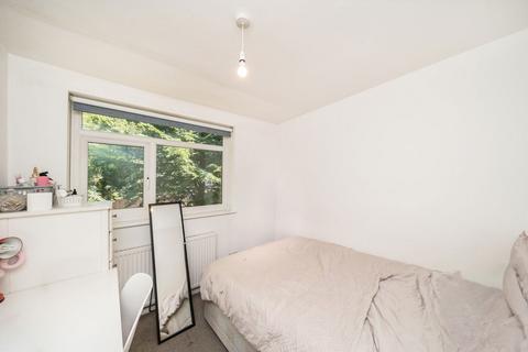 4 bedroom flat to rent, Gloucester Road, Kingston Upon Thames KT1