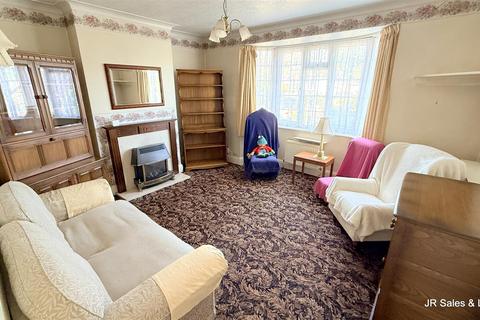3 bedroom detached bungalow for sale, King James Avenue, Cuffley