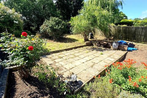 3 bedroom detached bungalow for sale, King James Avenue, Cuffley