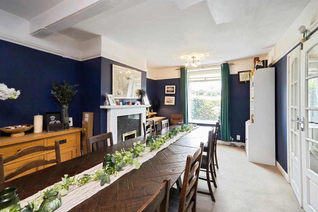 Dining room, fireplace