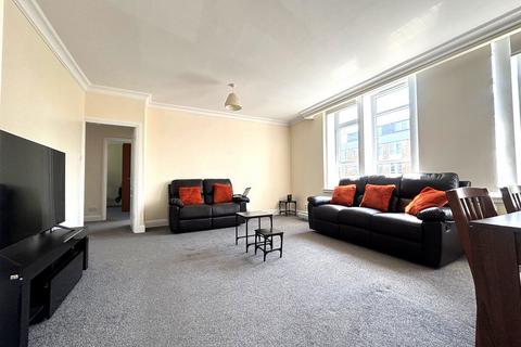 3 bedroom apartment to rent, Warren Fields, Valencia Road,, London