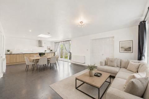 3 bedroom detached bungalow for sale, Kenmore Drive, Hull, East Riding of Yorkshire, HU6 7XH