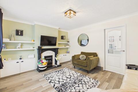 2 bedroom semi-detached house for sale, Neasden Close, Hull, East Riding Of Yorkshire, HU8 0QB