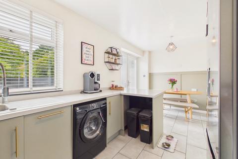 2 bedroom semi-detached house for sale, Neasden Close, Hull, East Riding Of Yorkshire, HU8 0QB