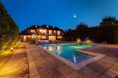 9 bedroom detached house for sale, Langley Road, Langley SL3