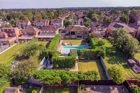9 bedroom detached house for sale, Langley Road, Langley SL3