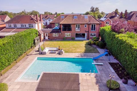 9 bedroom detached house for sale, Langley Road, Langley SL3
