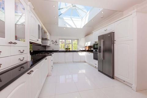 9 bedroom detached house for sale, Langley Road, Langley SL3