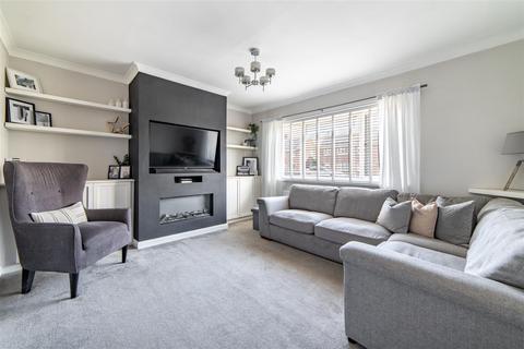 3 bedroom semi-detached house for sale, Elsdon Avenue, Seaton Delaval, Whitley Bay, NE25