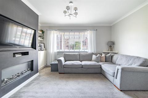3 bedroom semi-detached house for sale, Elsdon Avenue, Seaton Delaval, Whitley Bay, NE25