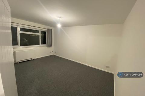 2 bedroom maisonette to rent, Overbrook Close, Gloucester, GL4