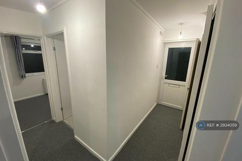 2 bedroom maisonette to rent, Overbrook Close, Gloucester, GL4