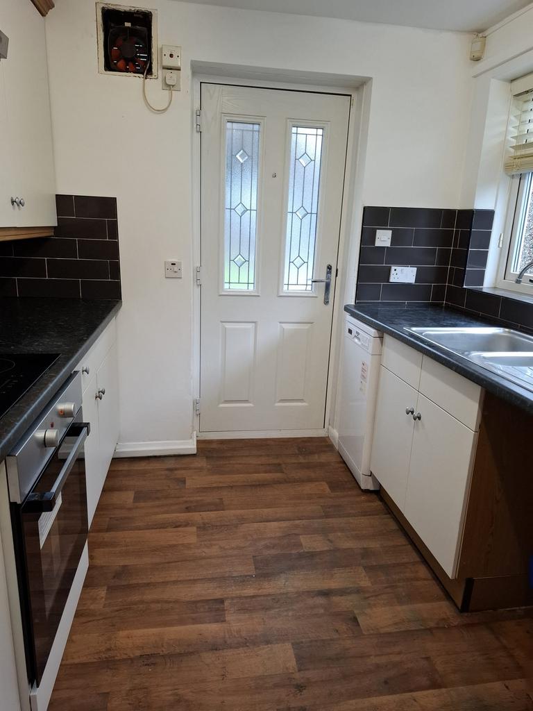Holt Vale, Leeds, West Yorkshire, LS16 - View 3