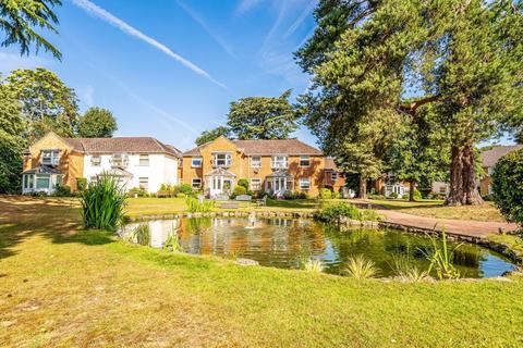 2 bedroom flat for sale, Fairlawn, Weybridge KT13