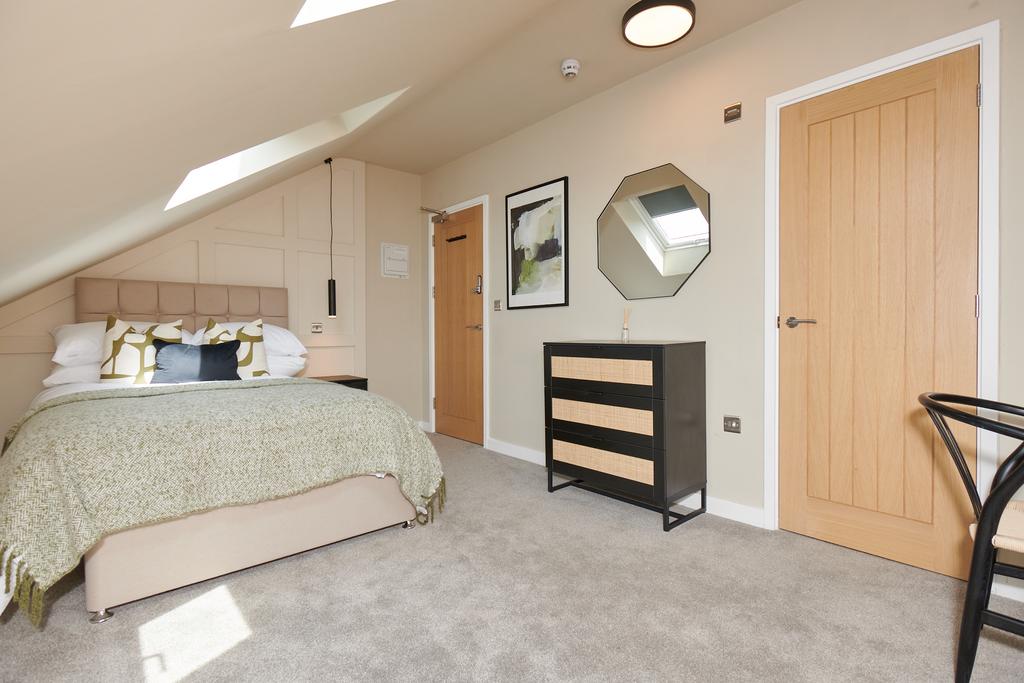 House in Gedling, Nottinghamshire - View 2