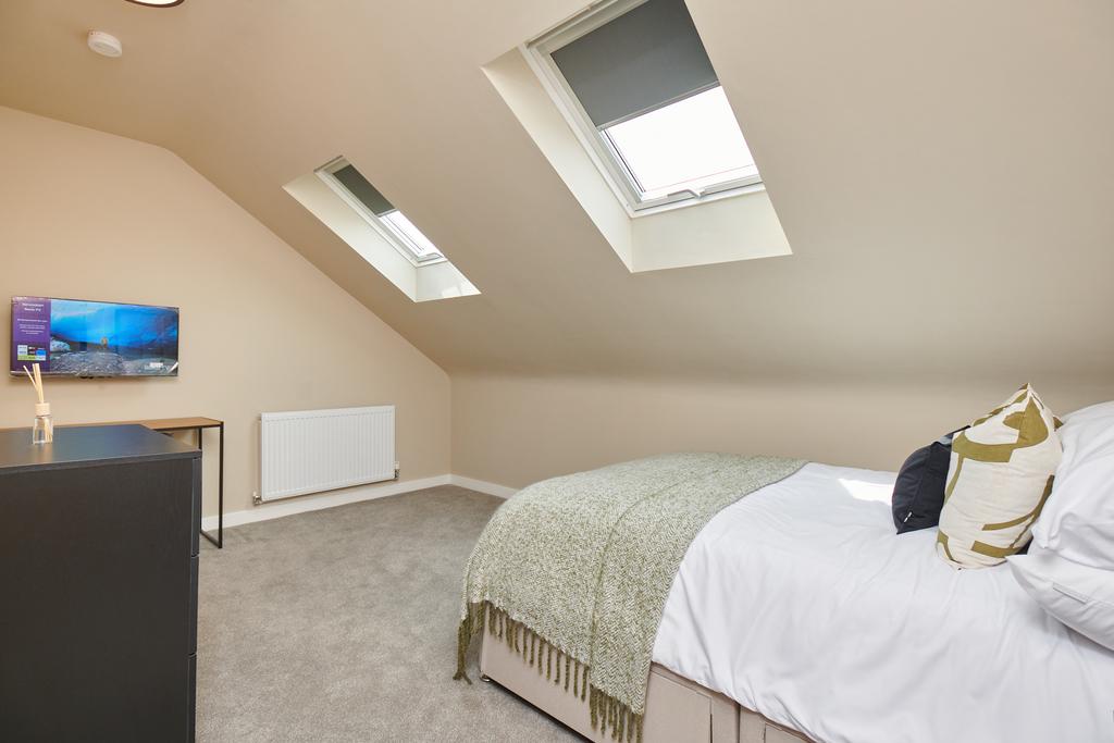 House in Gedling, Nottinghamshire - View 3
