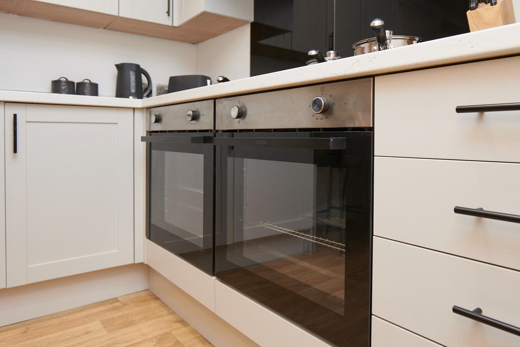 House in Gedling, Nottinghamshire - More