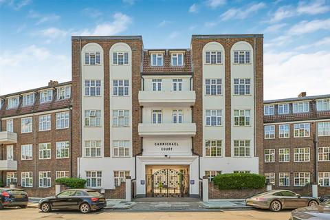 Carmichael Court, London SW13