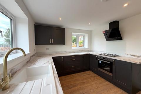 3 bedroom detached house to rent, Jones Lane, Rugeley