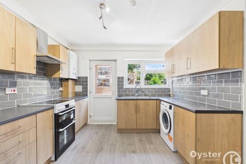 2 bedroom ground floor maisonette to rent, Bartram Close, Uxbridge, UB8