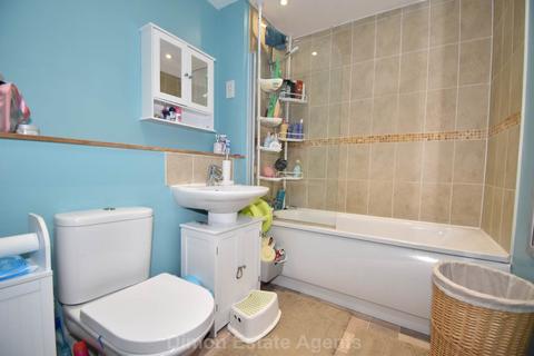 2 bedroom flat for sale, Bridport House,  Priddy`s Hard