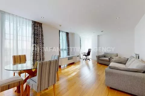 2 bedroom flat to rent - View 2