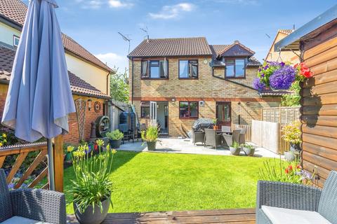 4 bedroom detached house for sale, Parsley Close, Walnut Tree, Milton Keynes, MK7