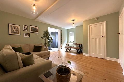 3 bedroom semi-detached house for sale, Marton Road, Newark