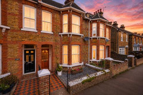 3 bedroom terraced house for sale, Park Road, Sittingbourne, ME10