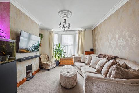 3 bedroom terraced house for sale, Park Road, Sittingbourne, ME10