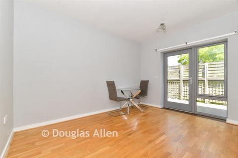 1 bedroom flat for sale, Coral Court, Chadwell Heath RM6