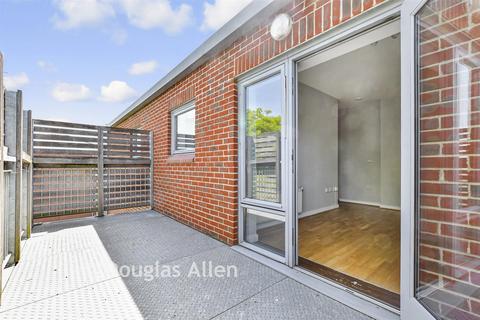 1 bedroom flat for sale, Coral Court, Chadwell Heath RM6