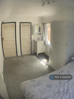 1 bedroom in a house share to rent, Deacons Hill Road, Borehamwood, WD6