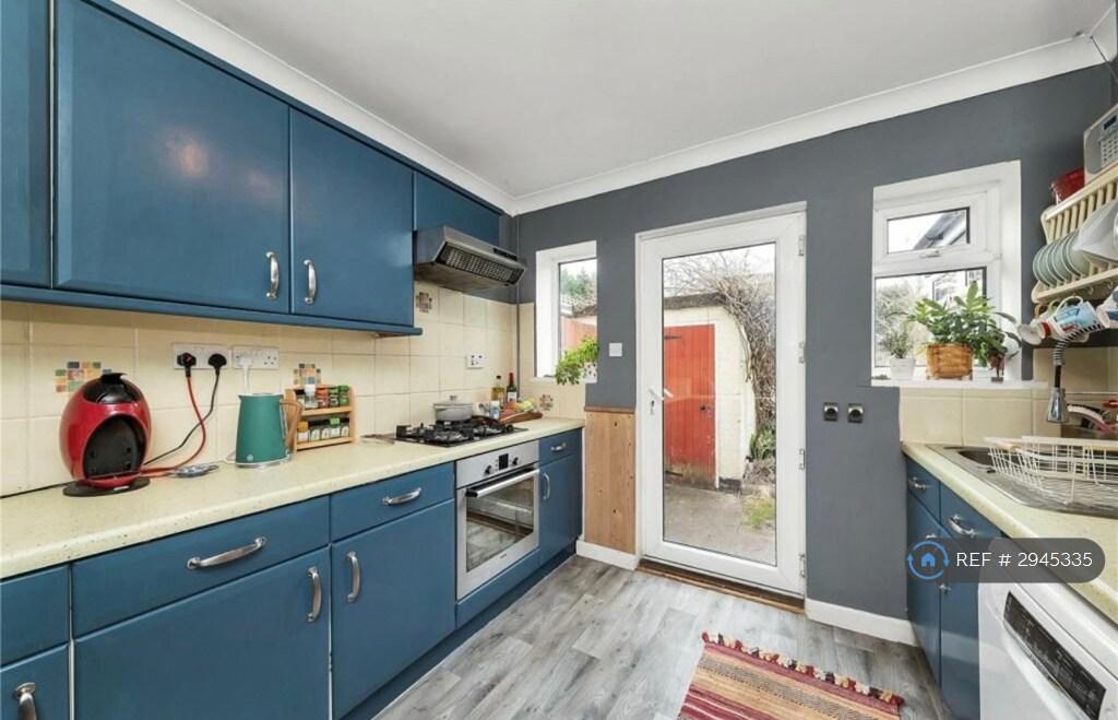1 bedroom in a house share to rent