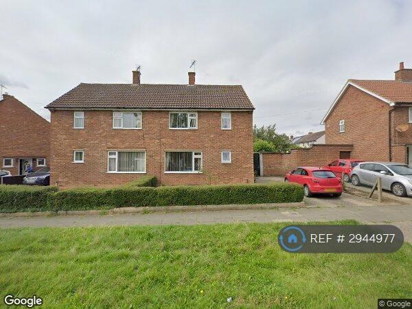 3 bedroom semi-detached house to rent