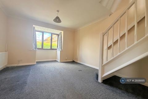 2 bedroom terraced house to rent, Poppyfields, Bedford, MK41