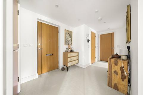 2 bedroom flat for sale, Oatlands Avenue, Weybridge, Surrey, KT13