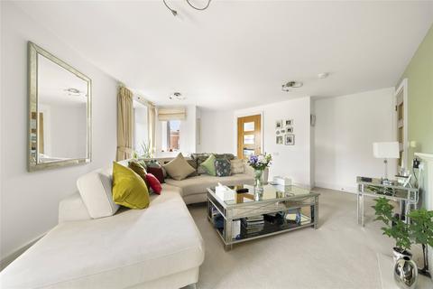 2 bedroom flat for sale, Oatlands Avenue, Weybridge, Surrey, KT13