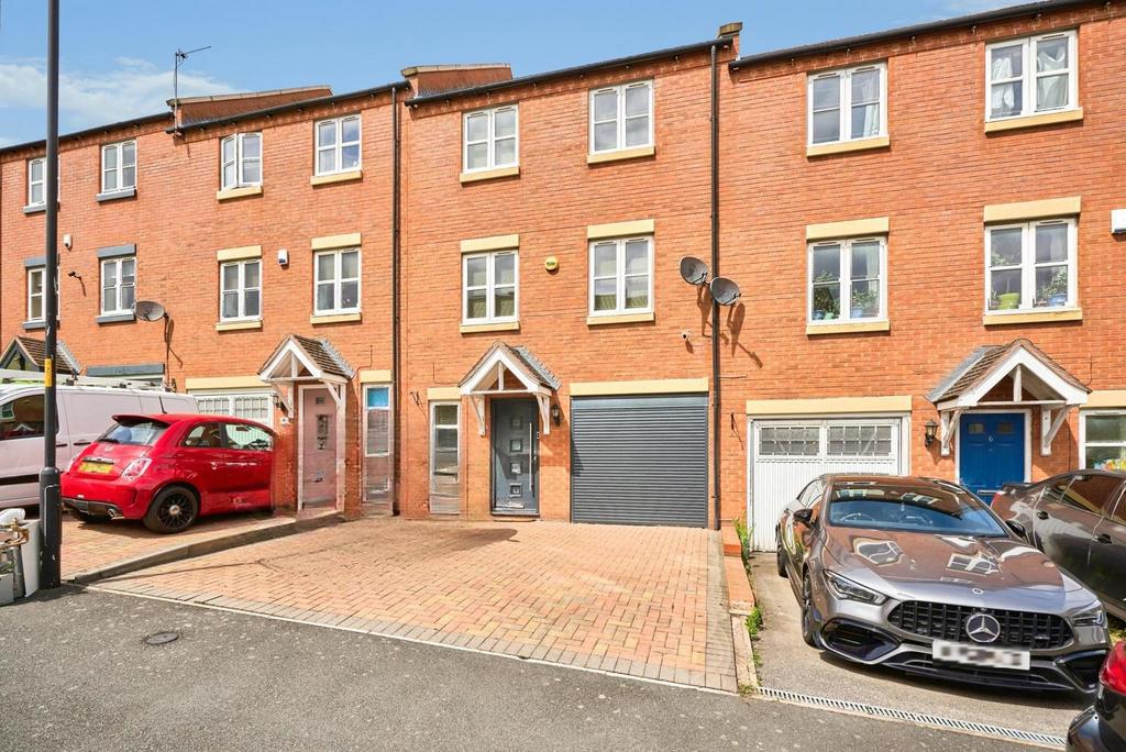 4 bedroom townhouse for sale