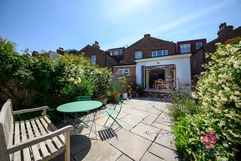 Richmond Road, London, N2