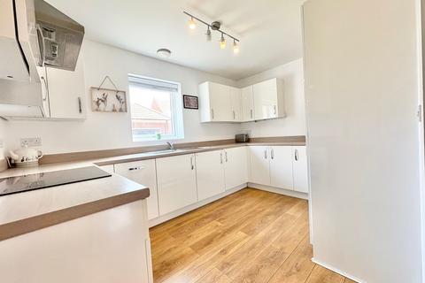 2 bedroom flat for sale, Santa Cruz Avenue, Bletchley, MK3