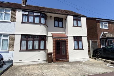 Dewey Road, Dagenham