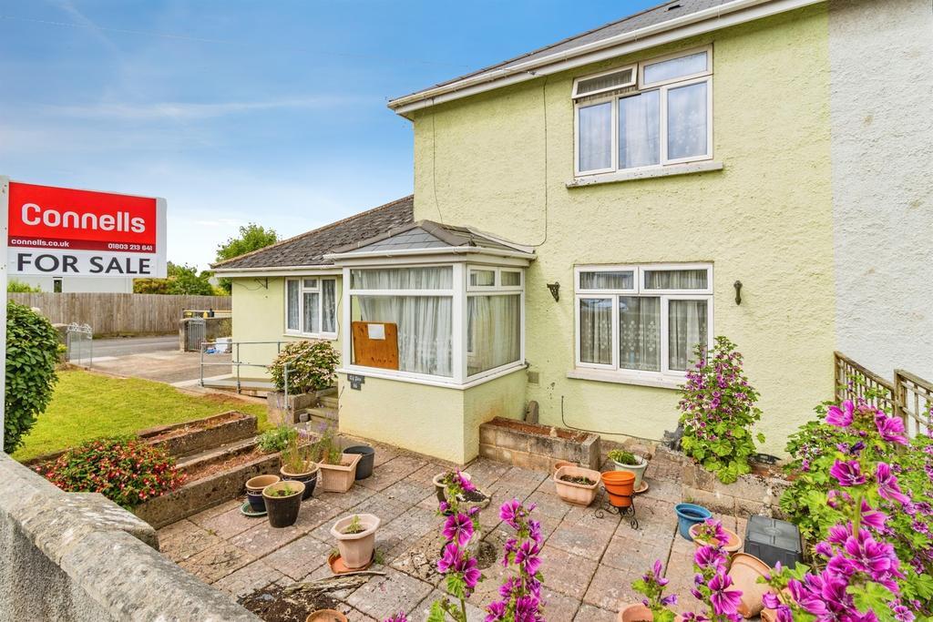 4 bedroom semi-detached house for sale