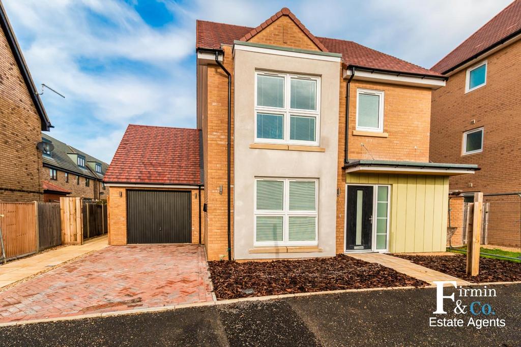 4 bedroom detached house to rent